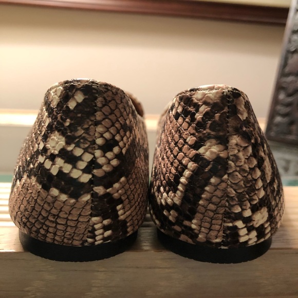 Madden Girl Henie Snakeskin flats - Picture 5 of 7